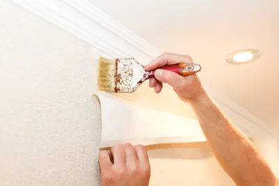 Pose de papier peint à la Ferrière — revêtements muraux et toiles de verre